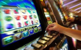 Pengguna Indonesia mengakses pasaran togel online peraktoto melalui browser ponsel dengan nyaman